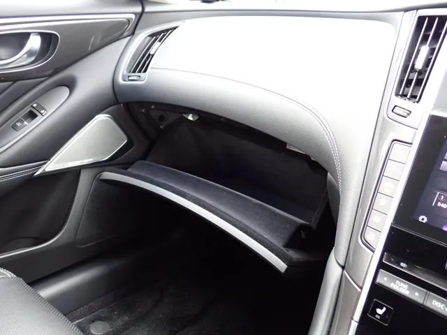 スカイライン　ハイブリッド（ニッサン）の車両写真