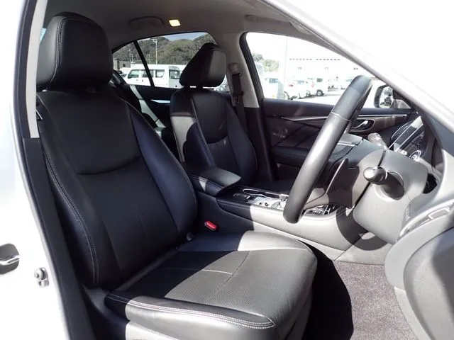 スカイライン　ハイブリッド（ニッサン）の車両写真