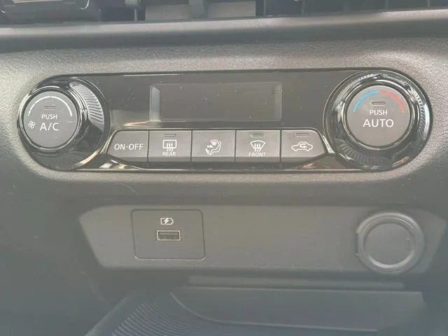 ノート（ニッサン）の車両写真