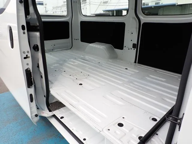 キャラバンＶ　１．２５ｔ　２ＷＤ（ニッサン）の車両写真