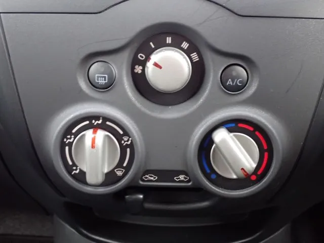 ノート（ニッサン）の車両写真