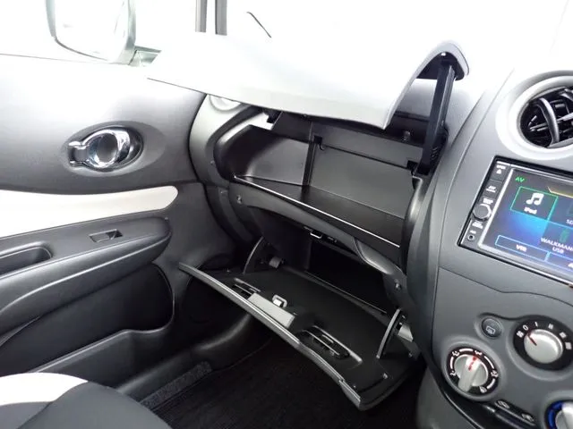 ノート（ニッサン）の車両写真