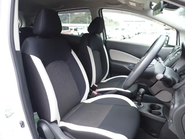 ノート（ニッサン）の車両写真