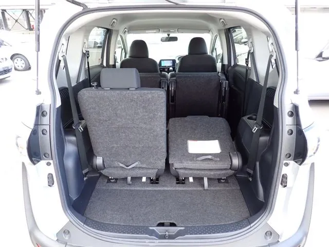 シエンタ（トヨタ）の車両写真