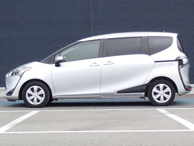 シエンタ（トヨタ）の車両写真