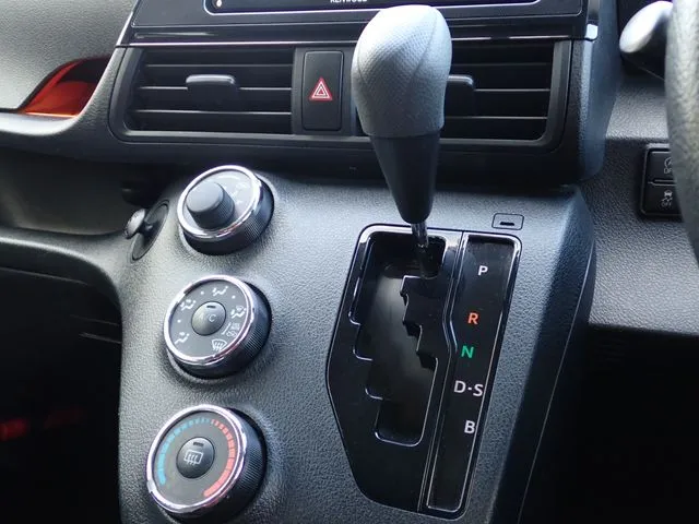 シエンタ（トヨタ）の車両写真