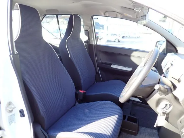 アルト　４ＷＤ（スズキ）の車両写真