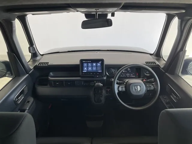 N BOX カスタム(ホンダ)の車両写真