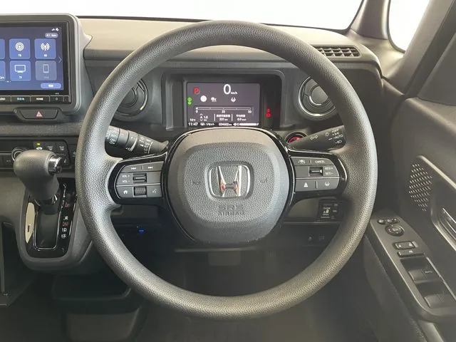 N BOX カスタム(ホンダ)の車両写真