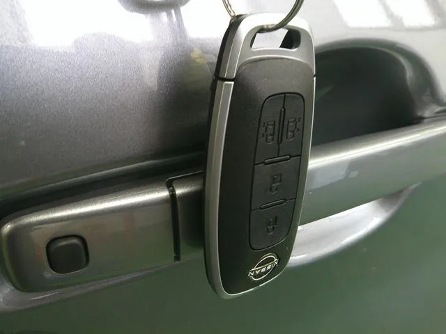 ニッサン　ルークス