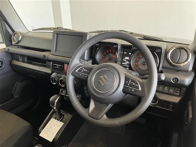 スズキ　ジムニー　４ＷＤ