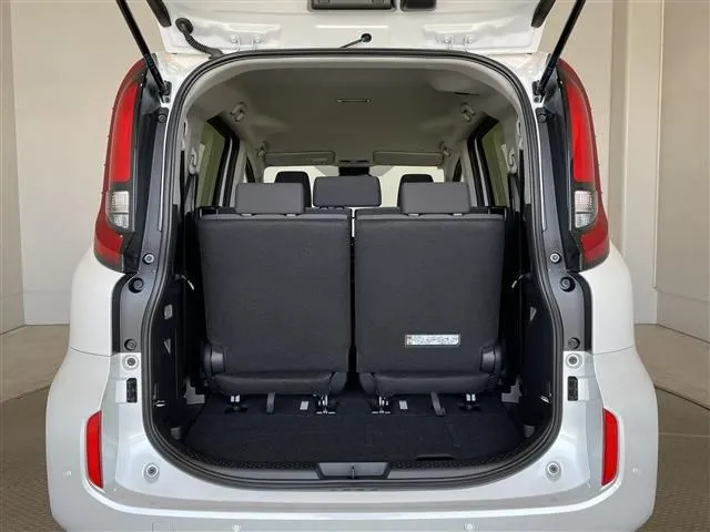 トヨタ　シエンタ　ハイブリッド