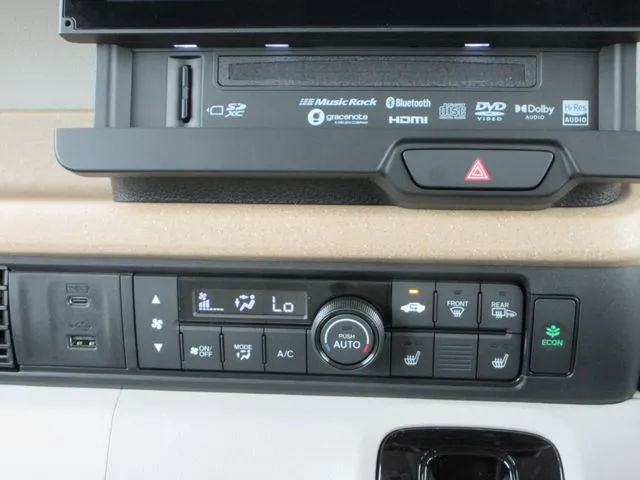 ホンダ　Ｎ　ＢＯＸ　４ＷＤ