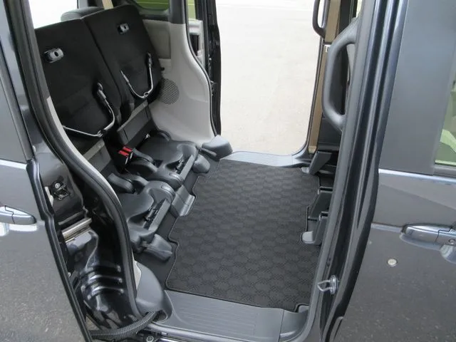 ホンダ　Ｎ　ＢＯＸ　４ＷＤ