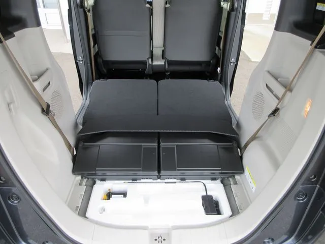 ホンダ　Ｎ　ＢＯＸ　４ＷＤ