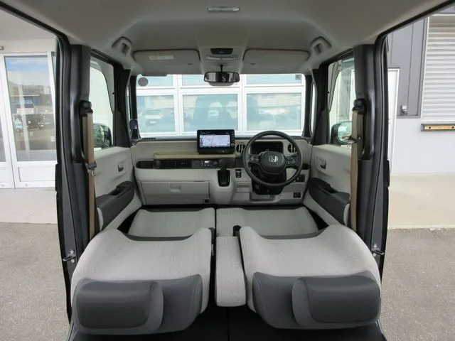 ホンダ　Ｎ　ＢＯＸ　４ＷＤ