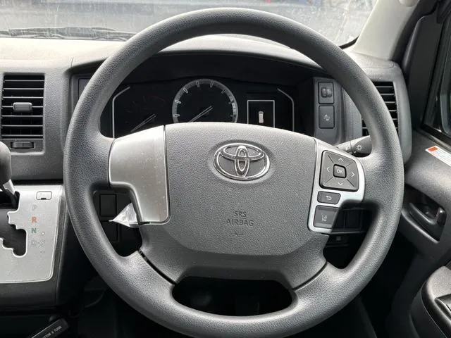 ハイエースバン　２ＷＤ（トヨタ）の車両写真