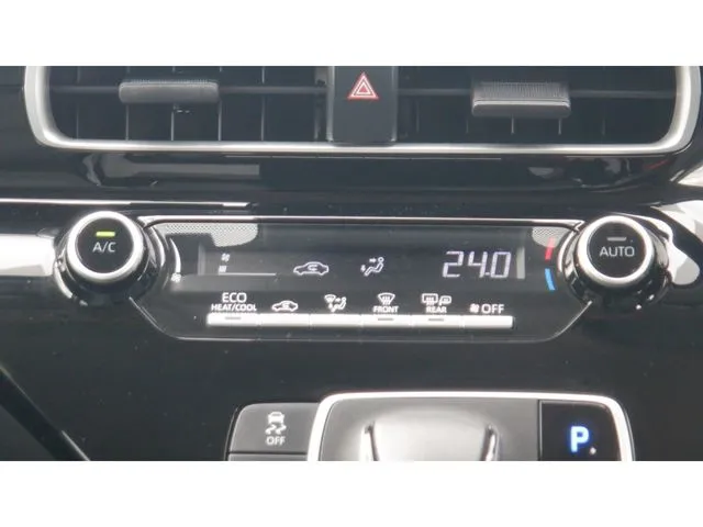 アクア（トヨタ）の車両写真