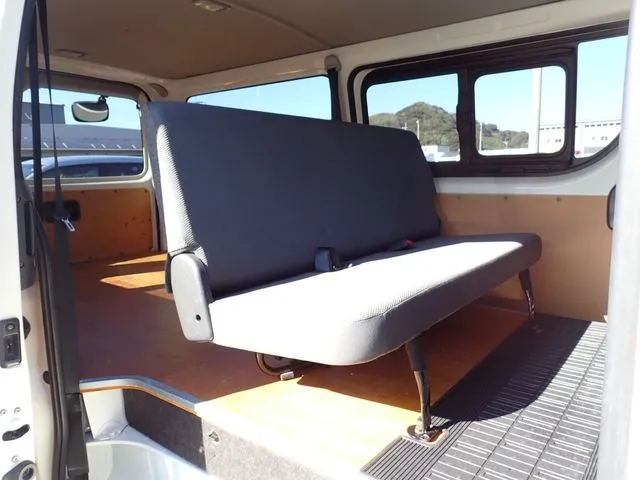 ハイエースバン 2WD(トヨタ)の車両写真