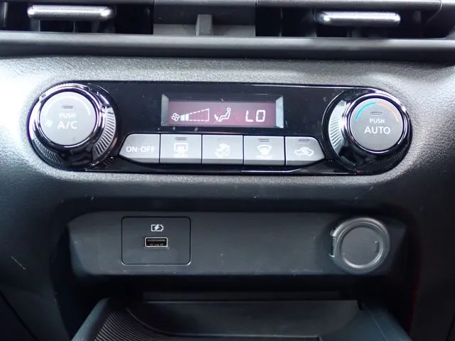 ニッサン　ノート