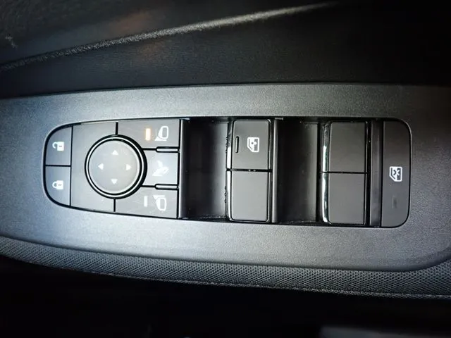 ニッサン　ノート