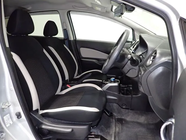 ニッサン　ノート