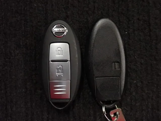 ニッサン　ノート