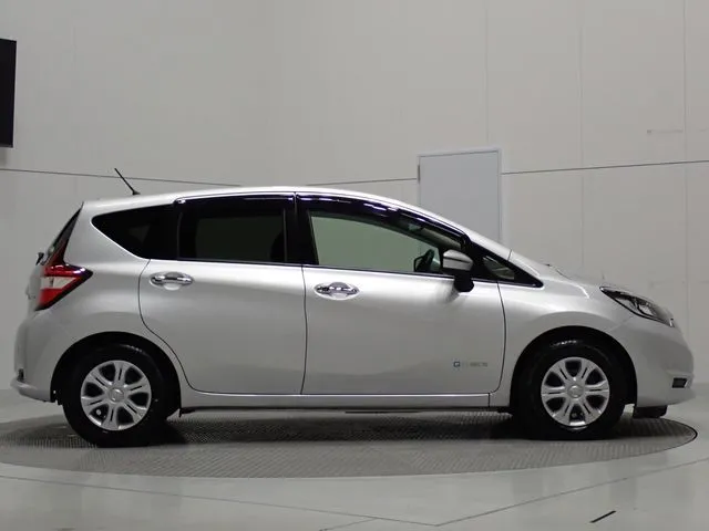 ニッサン　ノート