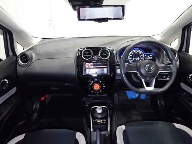 ニッサン　ノート