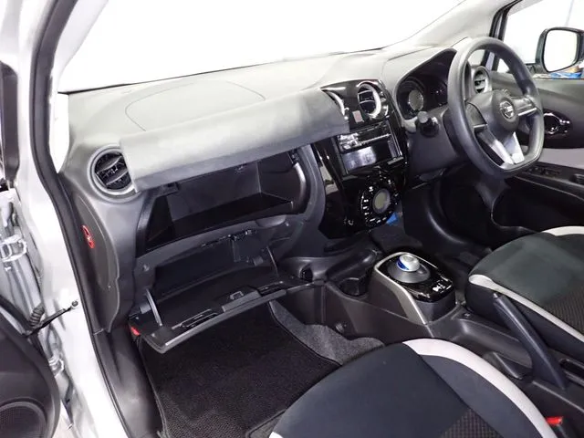 ニッサン　ノート