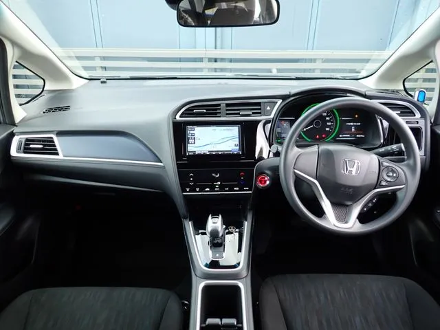 ホンダ　シャトル　ハイブリッド