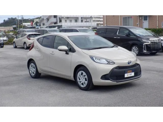 アクア（トヨタ）の車両写真