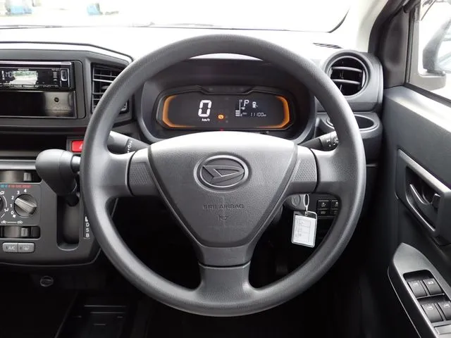 ミラ　イース（ダイハツ）の車両写真