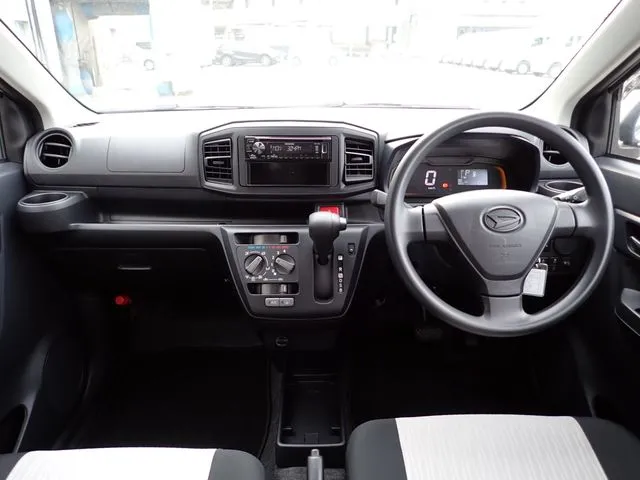 ミラ　イース（ダイハツ）の車両写真