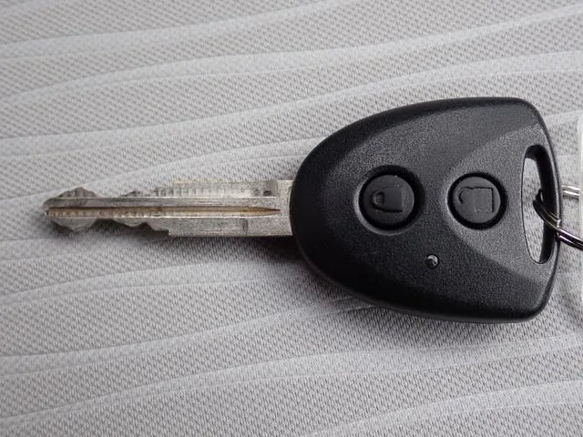 ミラ　イース（ダイハツ）の車両写真