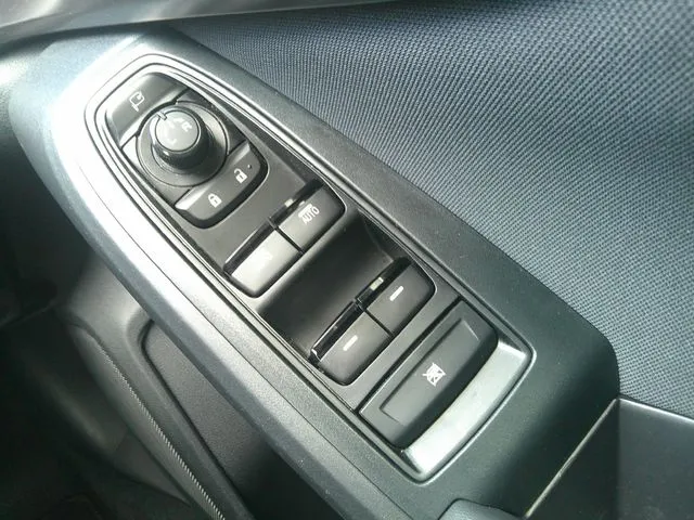 ＳＵＢＡＲＵ　ＸＶ（スバル）の車両写真