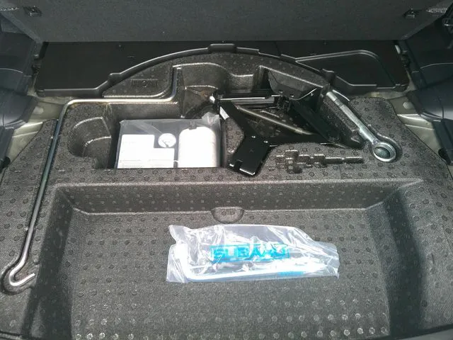 ＳＵＢＡＲＵ　ＸＶ（スバル）の車両写真