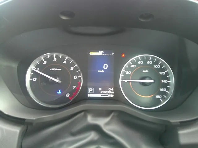 ＳＵＢＡＲＵ　ＸＶ（スバル）の車両写真