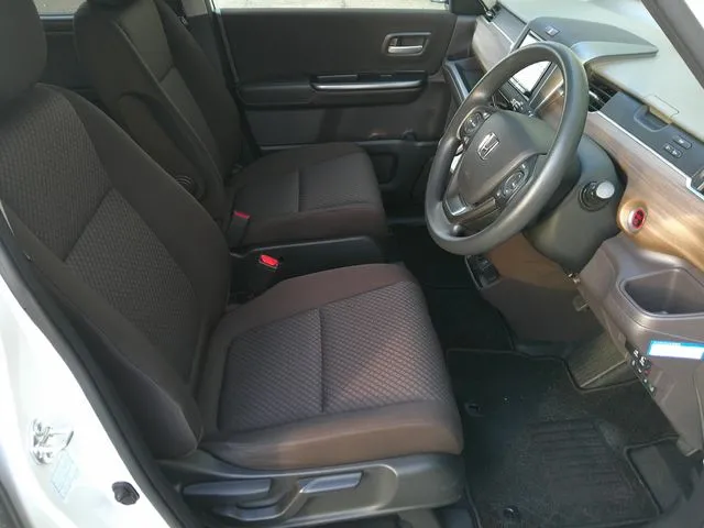 フリードプラス　ハイブリッド（ホンダ）の車両写真