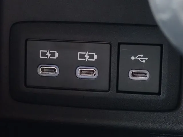 ハリアー ハイブリッド(トヨタ)の車両写真