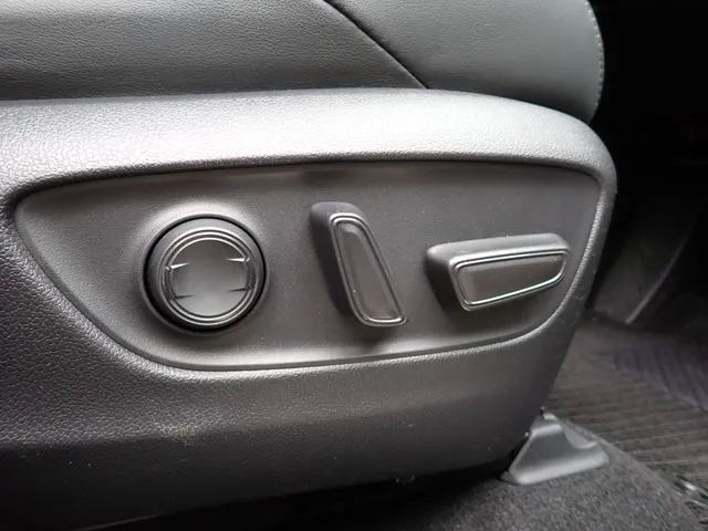 ハリアー ハイブリッド(トヨタ)の車両写真