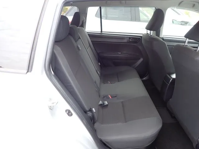 カローラフィールダー　ハイブリッド（トヨタ）の車両写真