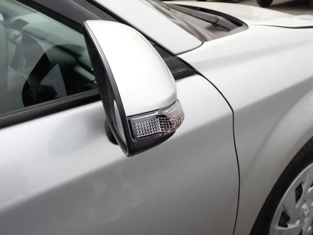 カローラフィールダー　ハイブリッド（トヨタ）の車両写真