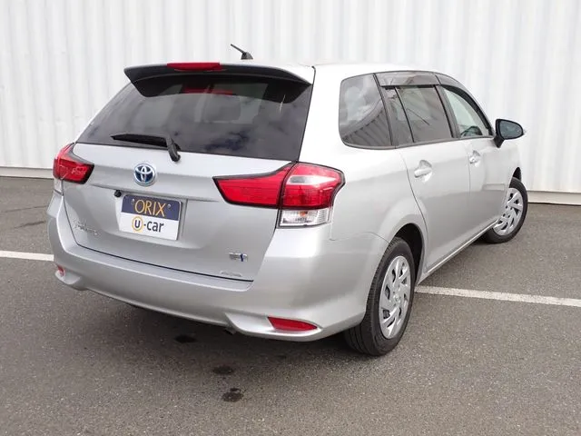 カローラフィールダー　ハイブリッド（トヨタ）の車両写真