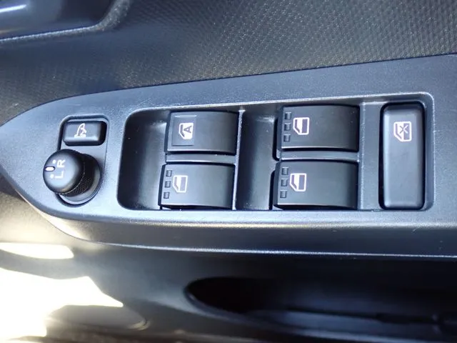 ミラ　イース（ダイハツ）の車両写真