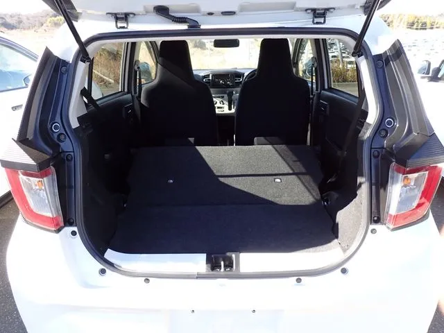 ミラ　イース（ダイハツ）の車両写真