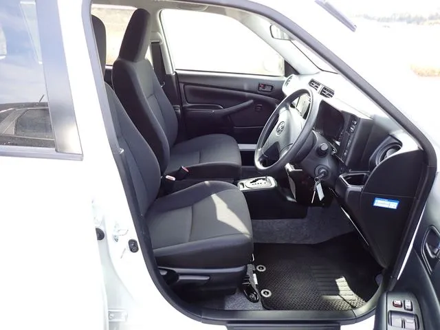 プロボックスバン 2WD(トヨタ)の車両写真