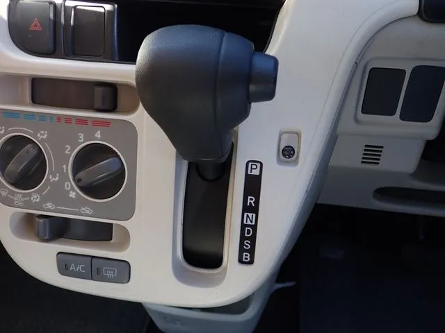 ムーヴ（ダイハツ）の車両写真