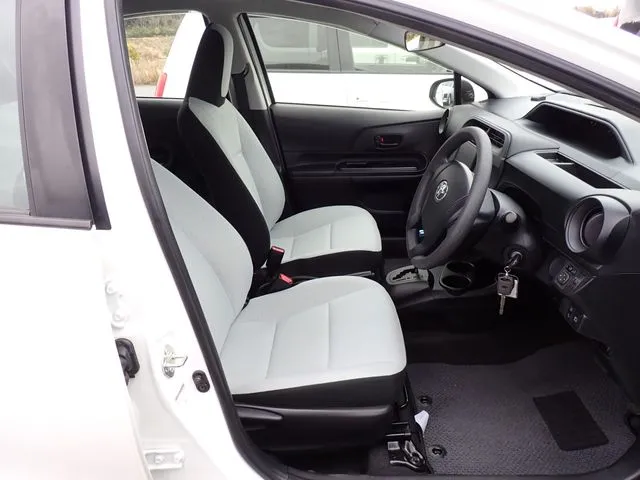 アクア(トヨタ)の車両写真