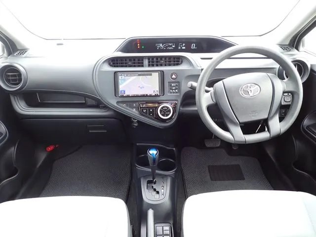 アクア(トヨタ)の車両写真